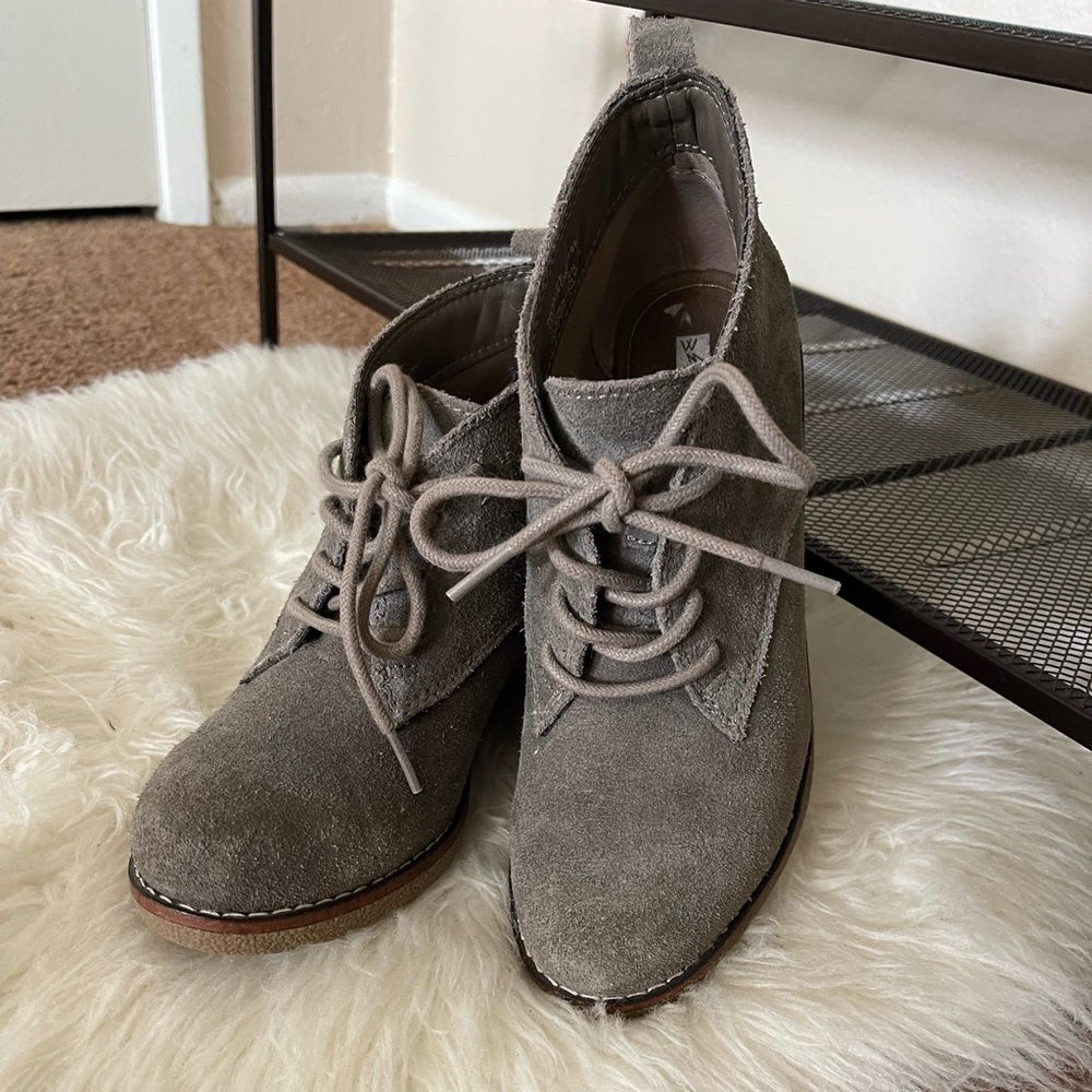 White Mountain Lambert Wedge Suede Leather
